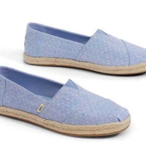 NWOT TOMS Chambray Blue Dot Espadrilles Size 7.5